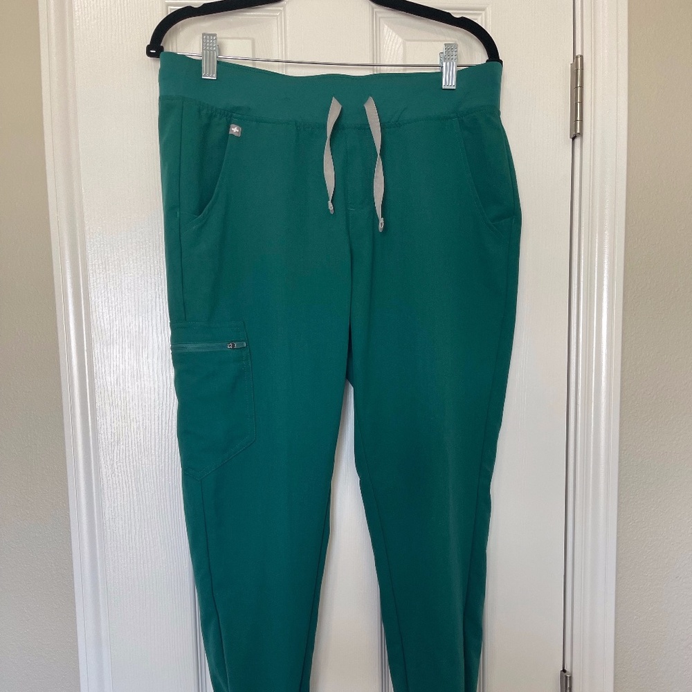 Hunter Green Fig Scrub Pants